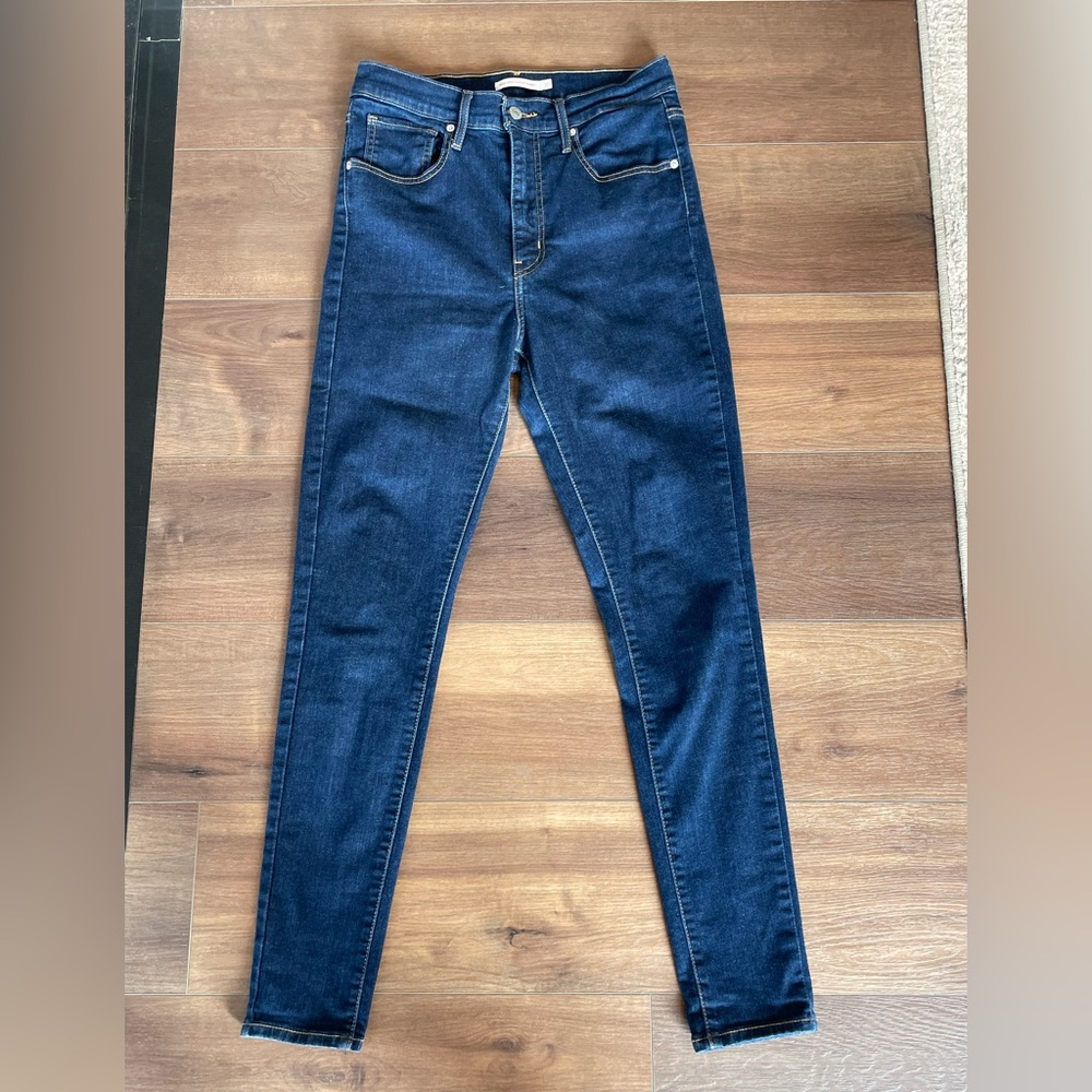 Levi's High Rise Blue Jeans Classic Style